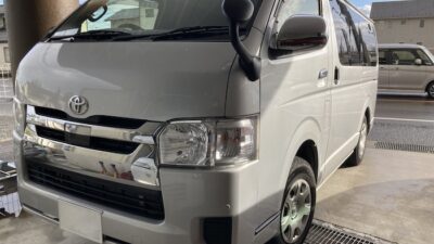 トヨタ ハイエース フロントガラス修理【福島市】