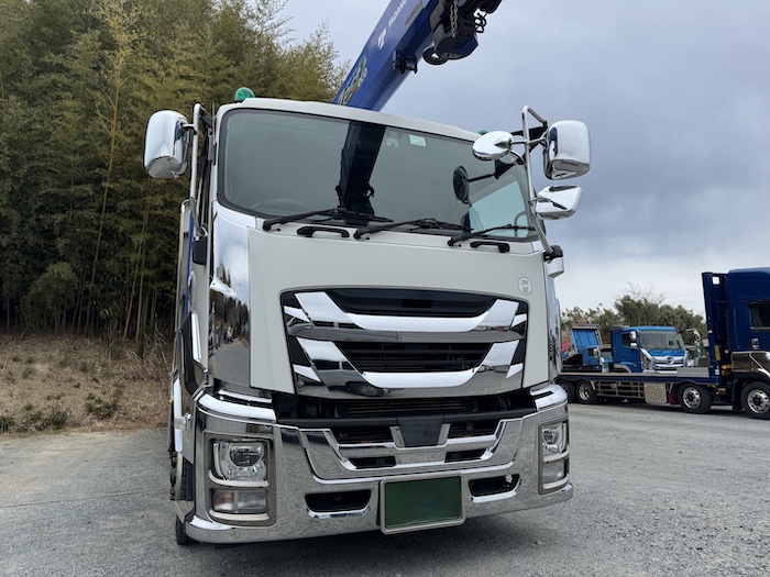 いすゞ GIGA  フロントガラス修理【南相馬市】