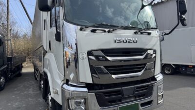 いすゞ GIGA フロントガラス修理【南相馬市】